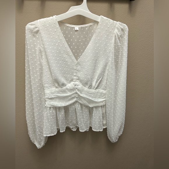 Two blouses size Large - Picture 4 of 5